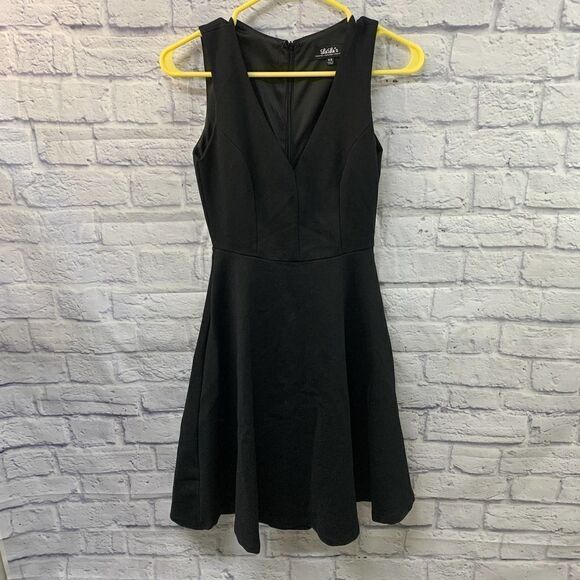 Lulus Black Hello World V Neck Midi Sleeveless Dress Size XS - Picture 2 of 6